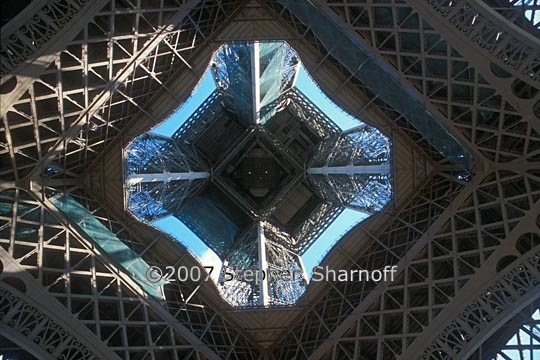 eiffel tower 2 graphic